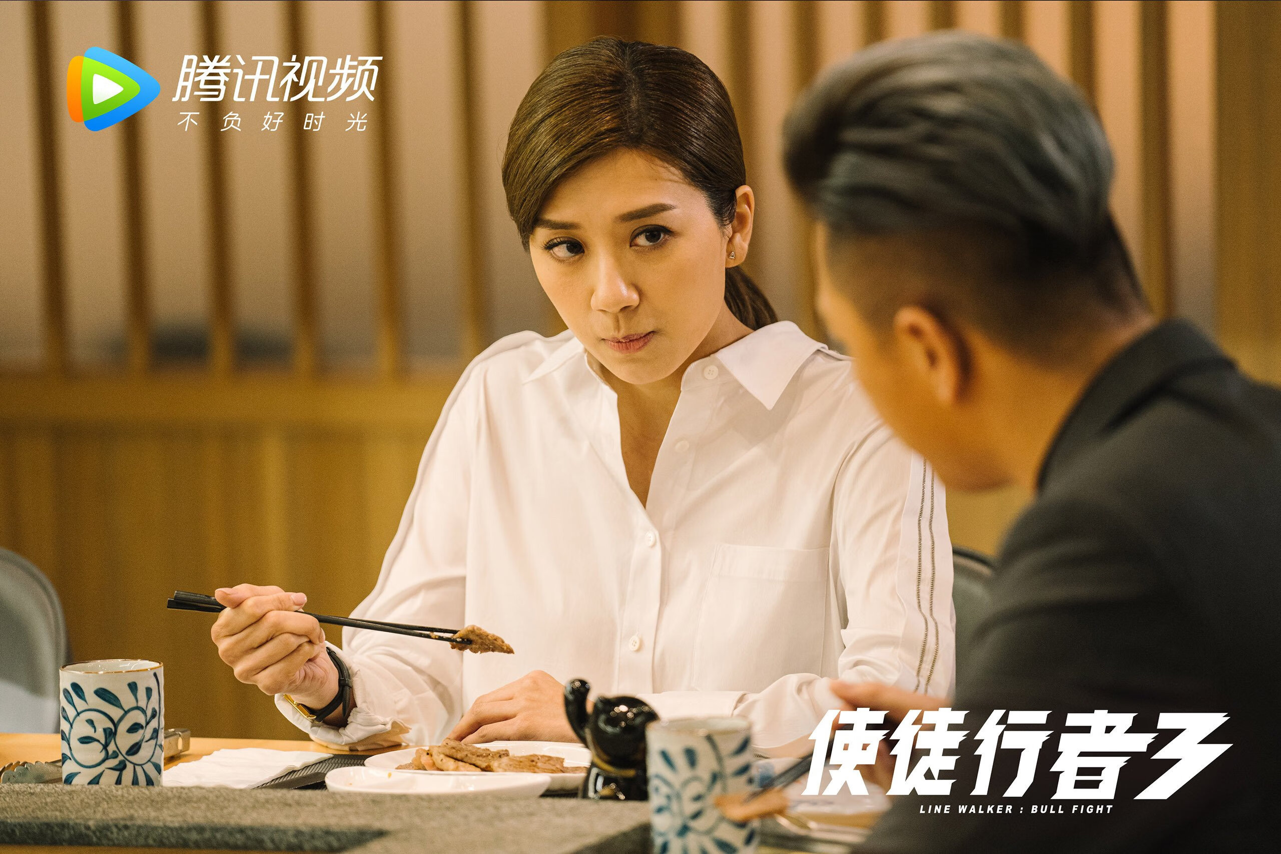 哥伦比亚女足在巴黎奥运会上表现出色，赢得银牌，哥伦比亚足球美女